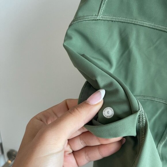 Lululemon Green High-Waisted Leggings - Picture 4 of 5